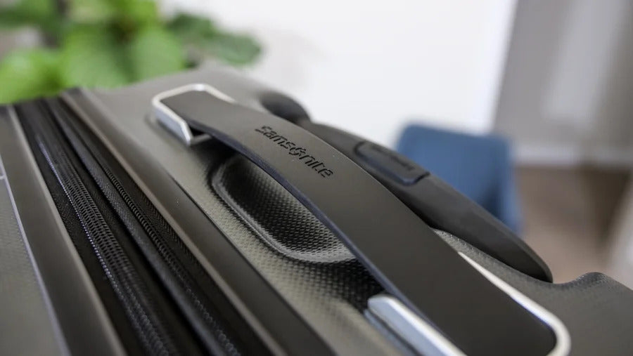 Samsonite Winfield 3 DLX Black Hardside Luggage – 100% Polycarbonate Scratch-Resistant Suitcase